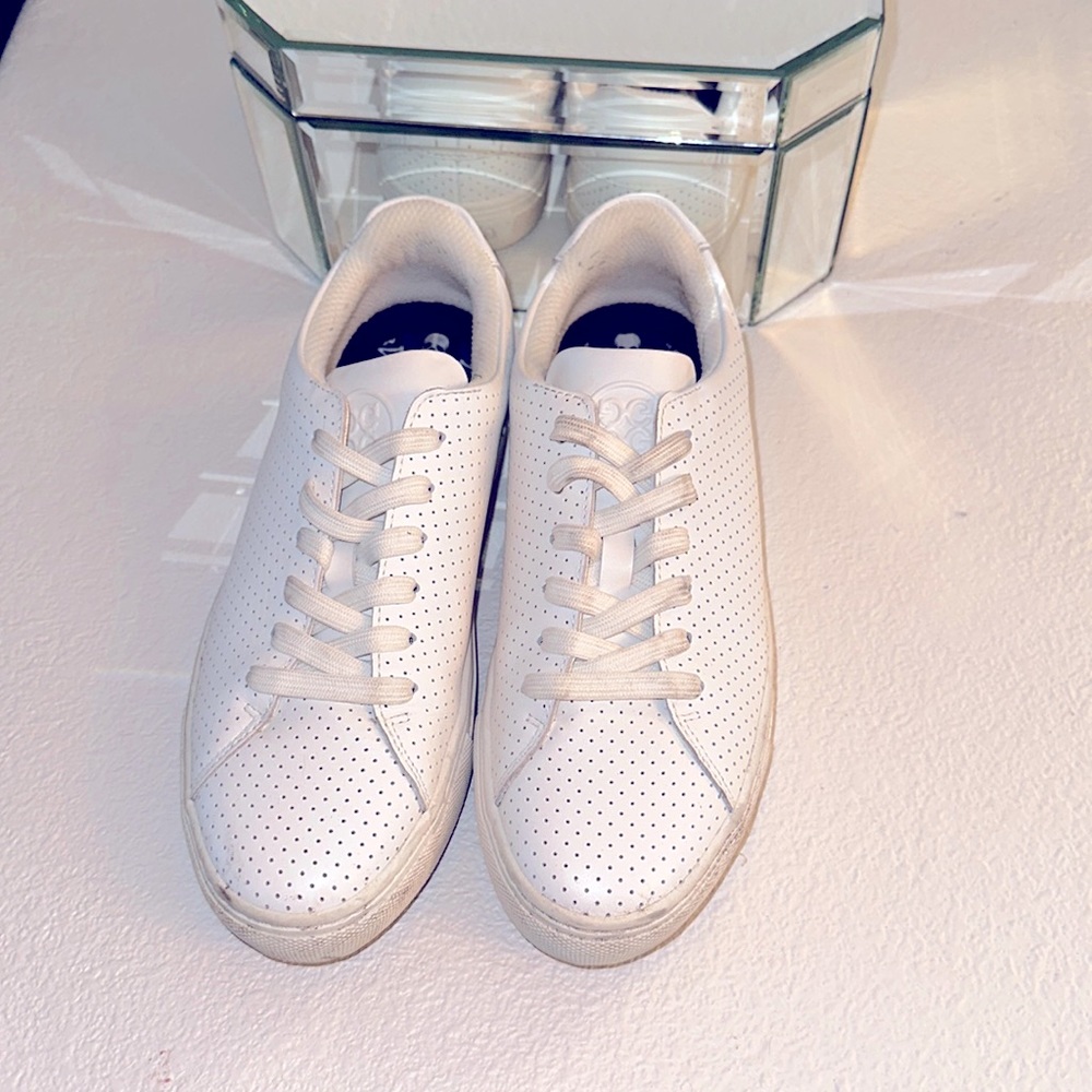 Women’s Size 9.5 g/fore golf shoes